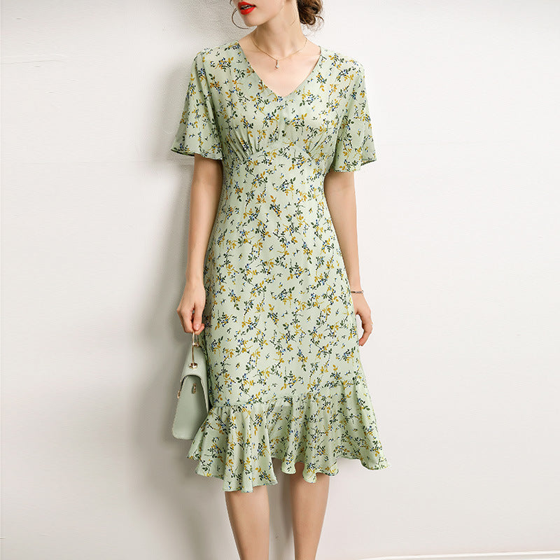 Spring and Summer Mulberry Silk Dress Elegant V-neck Short-sleeved Slim Dress