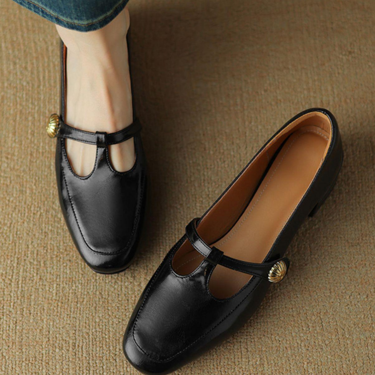 Vintage Leather Mary Jane Shoes for Women with T-Strap and Chunky Heel