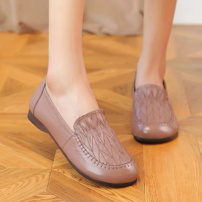 Women Flat Shoes Leather Soft Sole Casual Comfortable Leather Shoes